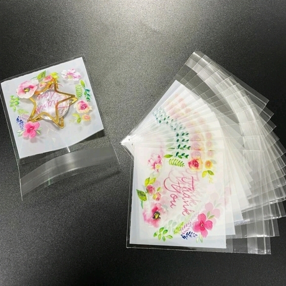 ✨️🤍 100 piece clear plastic giftbag/ shipping supplies 7 x 7cm✨️🤍 - Picture 3 of 3